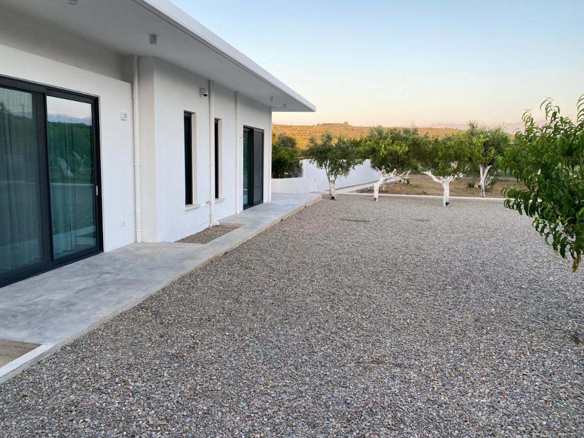 Lefko Apartments Tavronitis المظهر الخارجي الصورة
