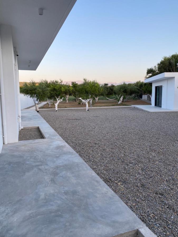 Lefko Apartments Tavronitis المظهر الخارجي الصورة