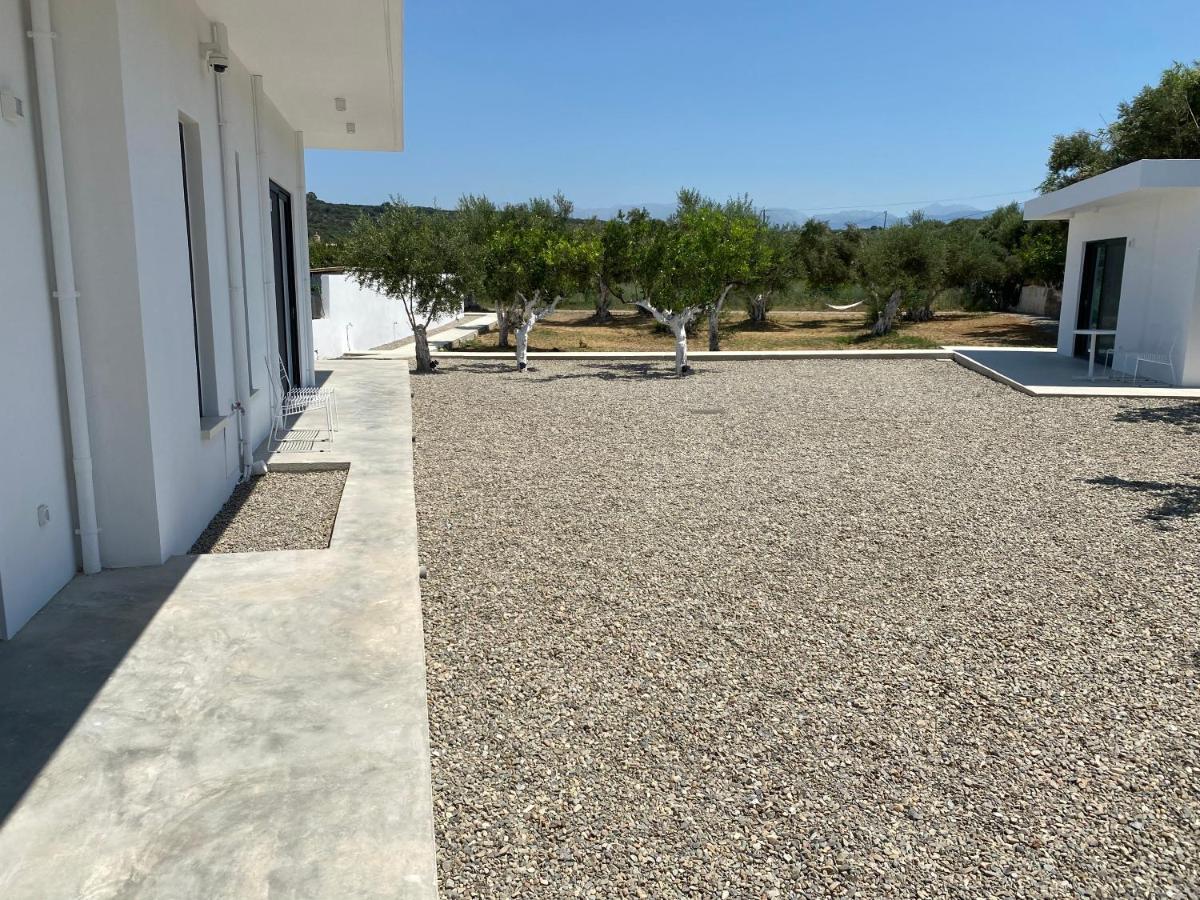 Lefko Apartments Tavronitis المظهر الخارجي الصورة