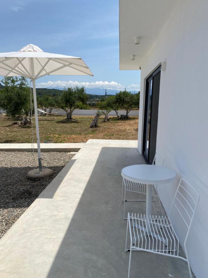 Lefko Apartments Tavronitis المظهر الخارجي الصورة